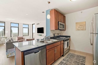 Building Photo - 566 W Kinzie St