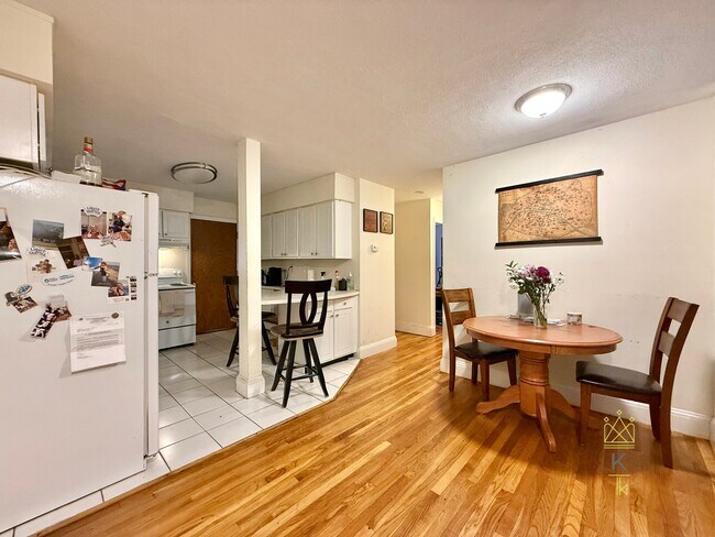 Foto del edificio - 1819 Beacon St