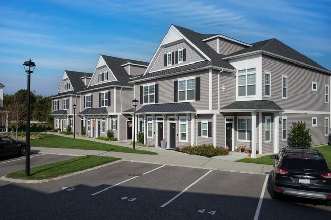 Building Photo - 132 Sutton Ct