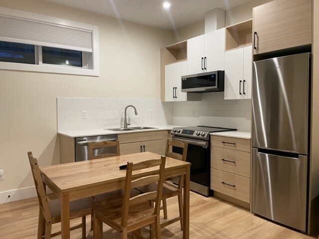 Photo du bâtiment - 8717-8110 110 St NW