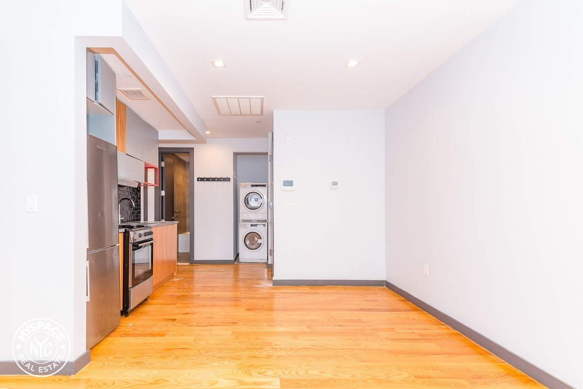 Foto principal - 258 Metropolitan Ave
