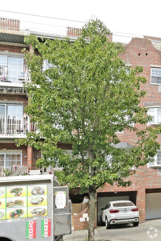 Building Photo - 37-46 108th St