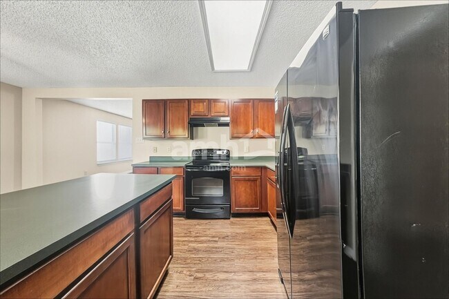 Foto del edificio - 12144 Brushfield Ln