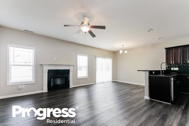 Foto del edificio - 409 Deer Grove Ln