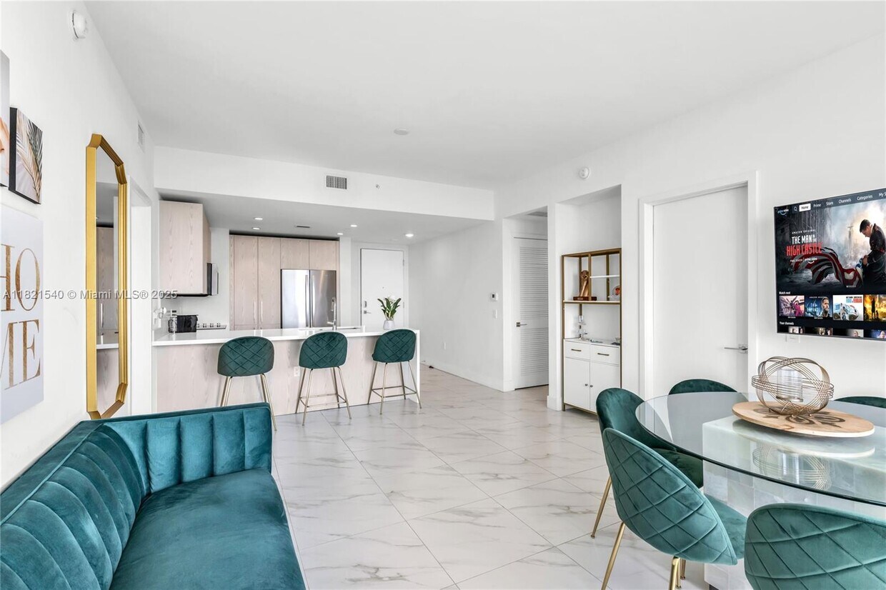 Foto principal - 2000 Metropica Way
