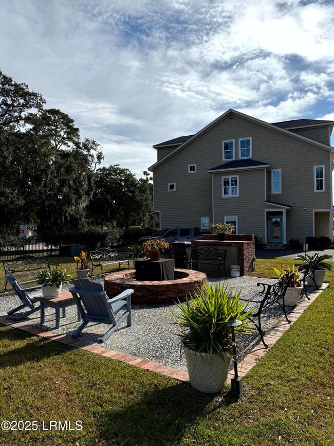 Building Photo - 54 Battery Crk Clb Dr