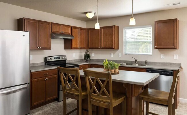 Foto del edificio - Home Available in March, plan ahead!