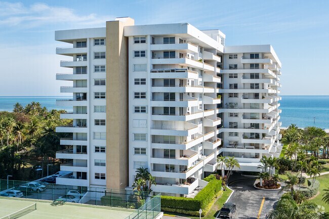 150 Ocean Lane Dr - Island Breakers