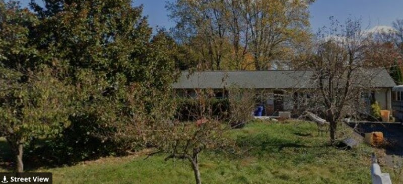 Primary Photo - 10 Honeybee Ave