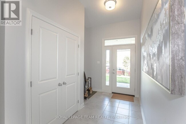 Building Photo - 140 Angelonia Cres