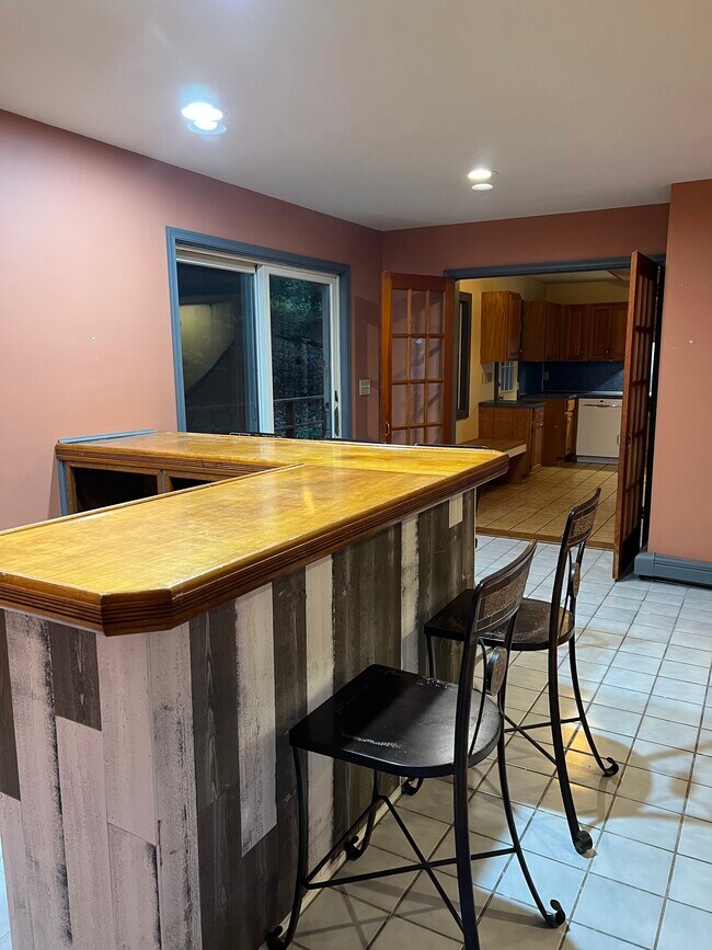 Foto del edificio - 315 Valley View Dr N
