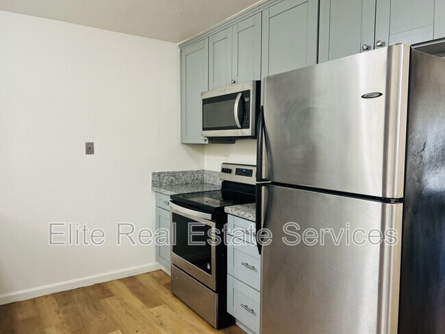 Building Photo - 1538 Sams Hill Rd