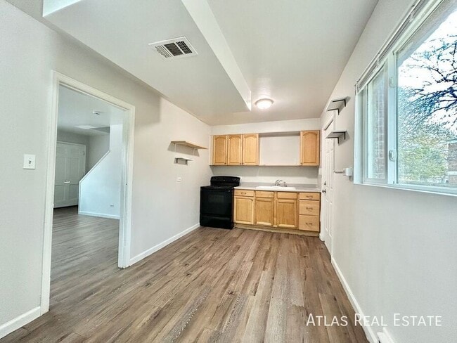 Photo - 1853 W Mosier Pl Apartment