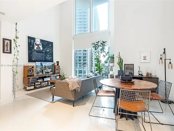 Foto principal - 1050 Brickell Ave