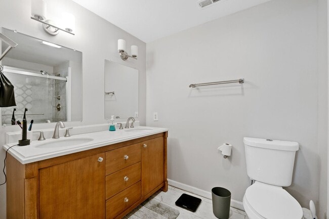 Building Photo - 4 Bed 2.5 Bath Home for rent in Norfolk