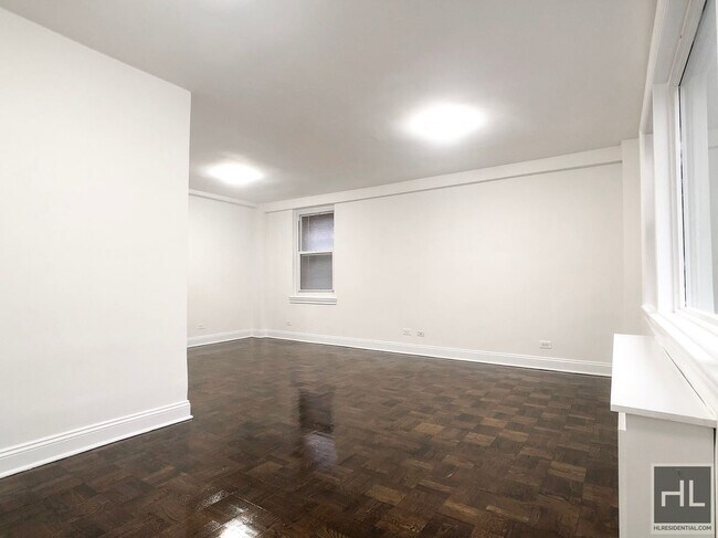 Building Photo - EAST 55 STREET