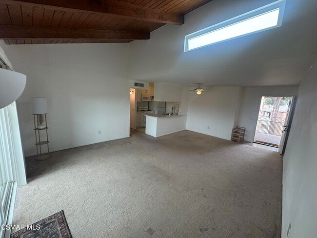 Building Photo - 10331 Lindley Ave