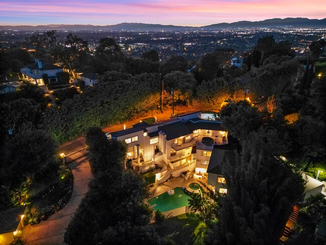 Building Photo - 3511 Berry Dr