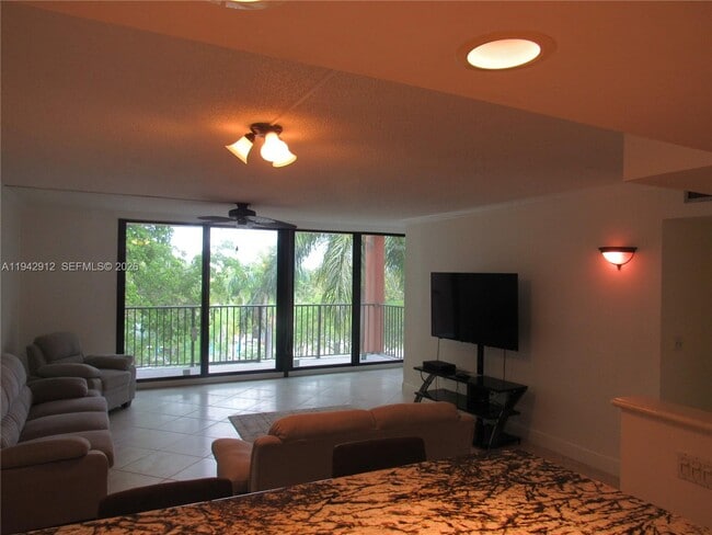 Foto del edificio - 1101 River Reach Dr