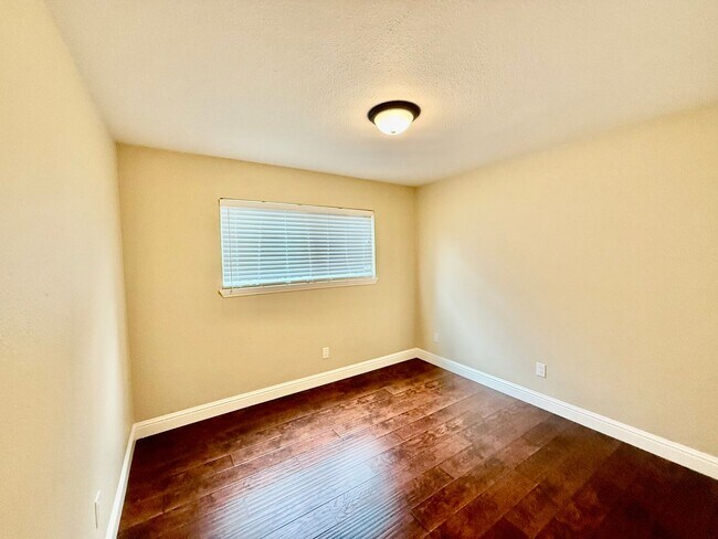 Foto del edificio - Great home available Now