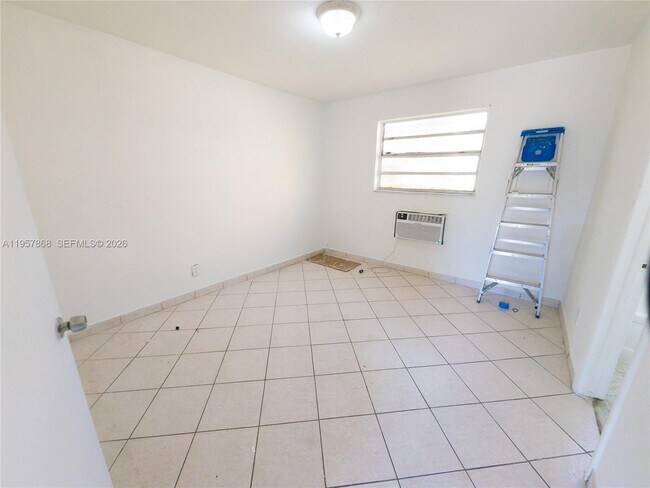 Foto del edificio - 1716 NW 19th St