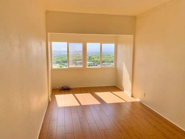 Building Photo - 471 Liholiho St