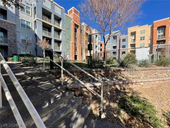 Building Photo - 44 E Serene Ave