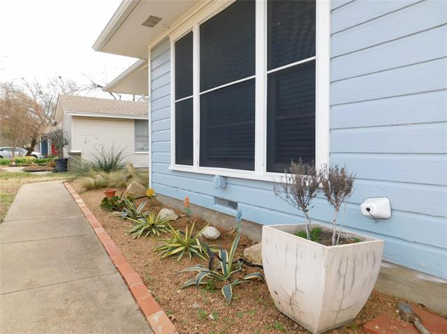 Building Photo - 817 Emery St