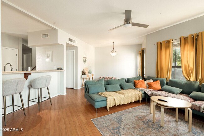 Foto del edificio - 280 S Elizabeth Way