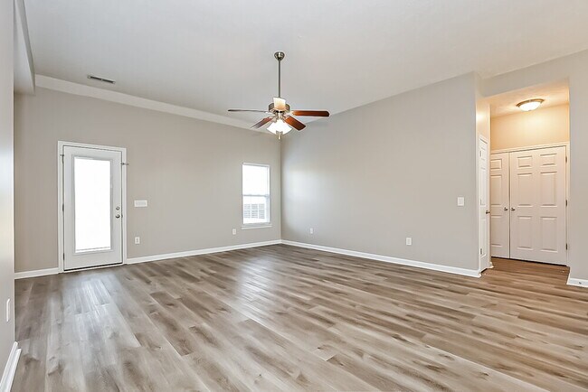 Building Photo - 120 Emma Ct