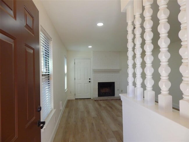 Foto del edificio - 101 Clearday Dr