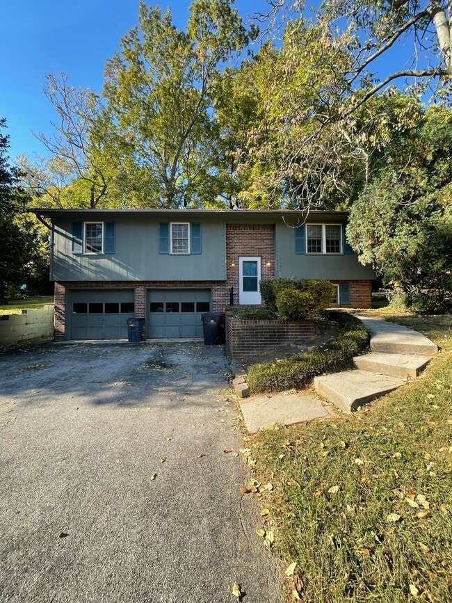 Building Photo - 7209 McPeake Ln