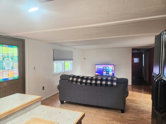 Building Photo - 29 Whitmore Way