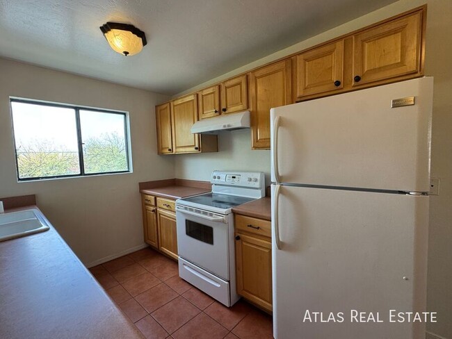 Foto del edificio - 2/1 Condo near Nash Elementary/ Gated Comm...