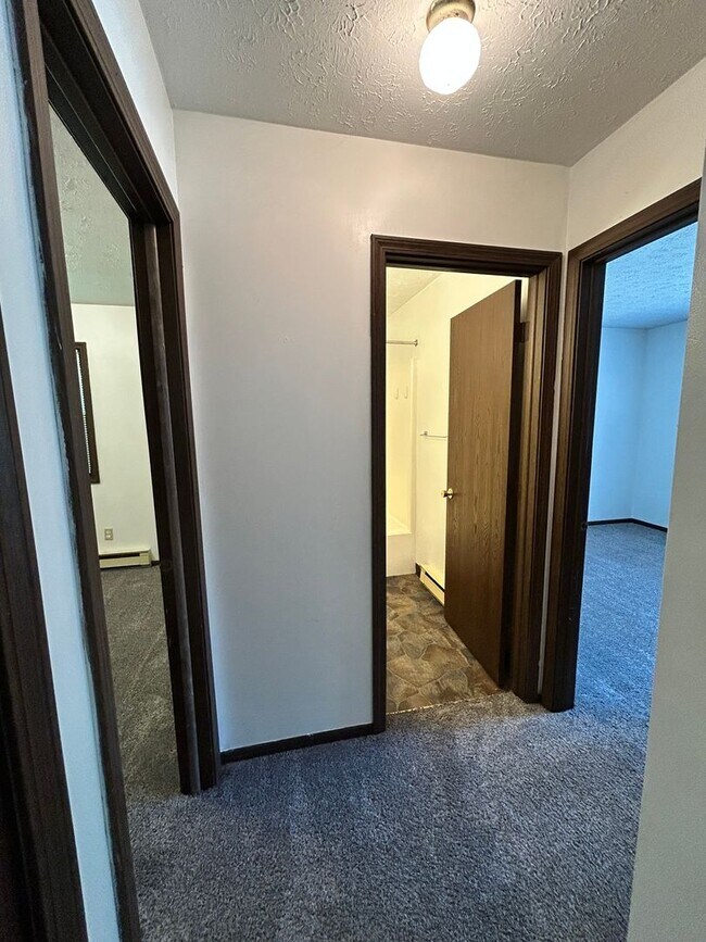 Foto del edificio - Two Bedroom Apartment