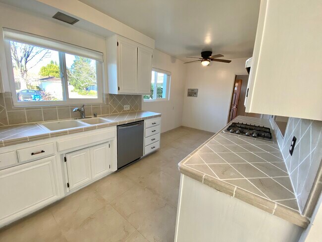 Foto del edificio - 18246 Sunburst St