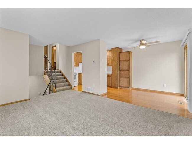 Foto del edificio - 6120 64th Ave N