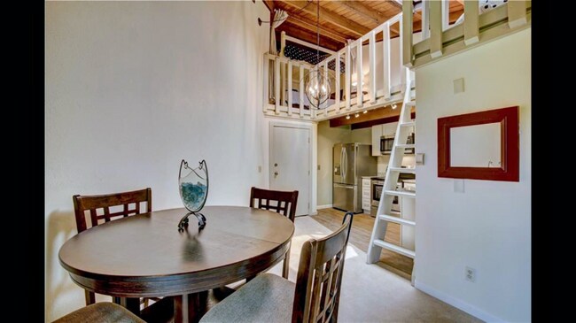Building Photo - 2200 Lodgepole Cir