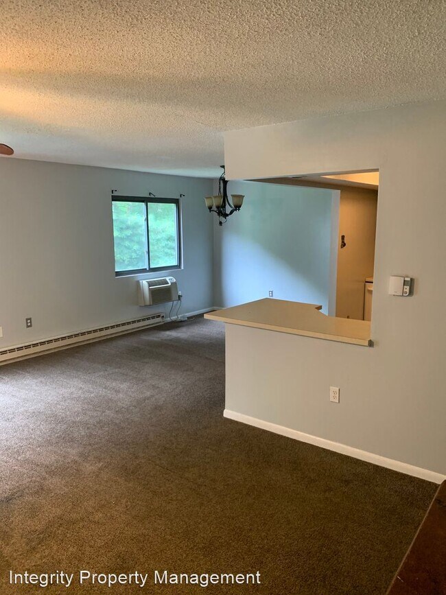 Building Photo - 2 br, 1 bath House - 2 Carnaby St Apt. D