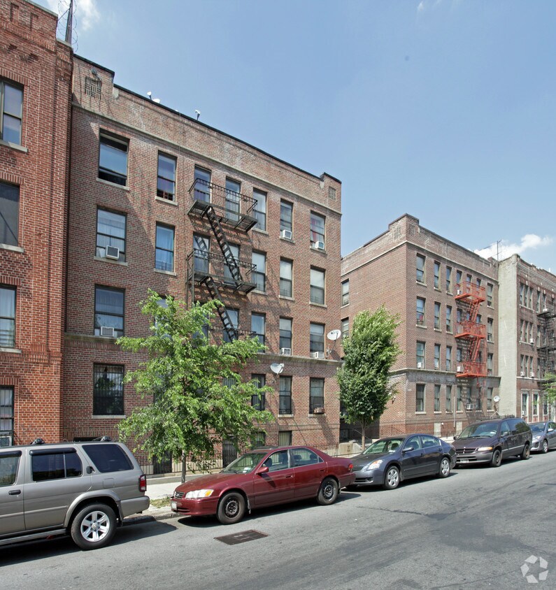 Primary Photo - 305 Martense St