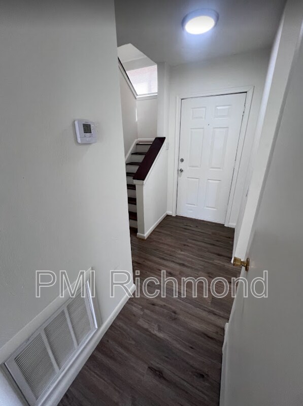 Foto del edificio - 3953 Old Brook Rd
