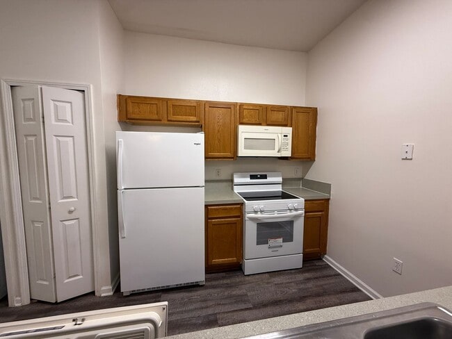 Building Photo - Lovely 2/2 in Villa Beauclerc