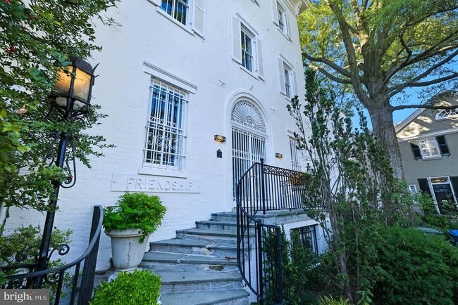 Building Photo - 3308 R St NW