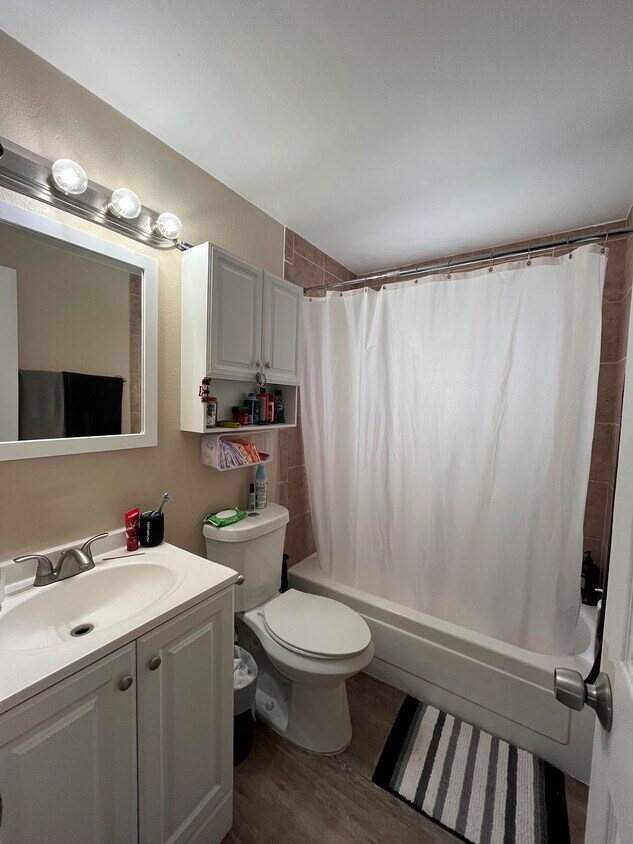 Restroom - 7060 Alegre Cir
