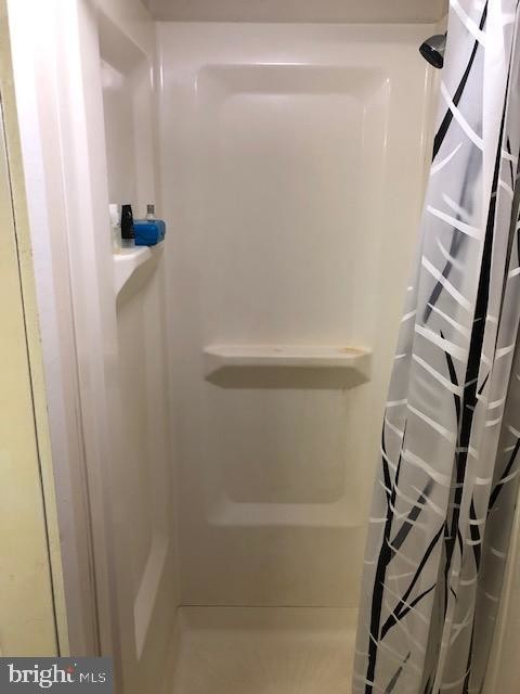 Building Photo - 327 E Broad St