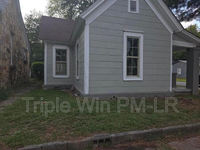 Building Photo - 1300 W 10th St