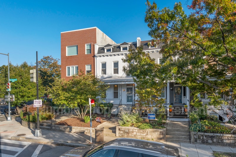 Primary Photo - 4141 New Hampshire Ave NW