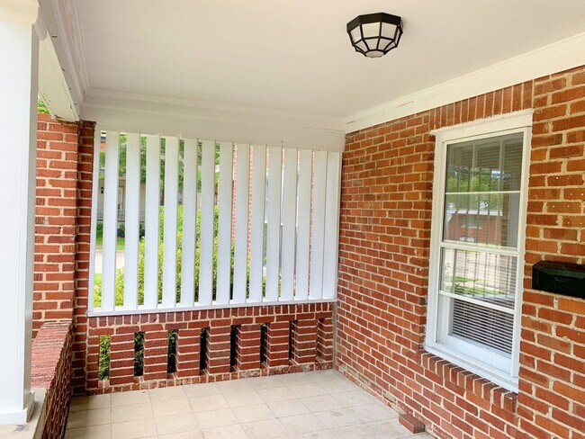 Foto del edificio - 401 S Harding St