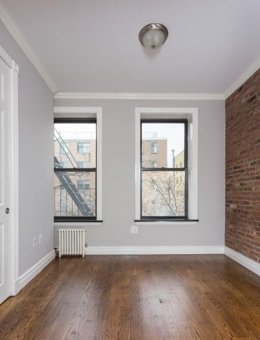 Building Photo - 309 E 8th St