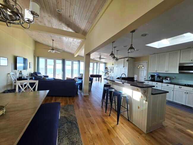 Foto del edificio - 8034 Riverview Rd